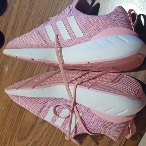 Adidas swift run, pink, girls size 4.5, women's size 6 - Picture 6 of 7